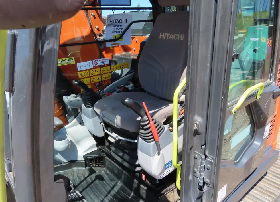 2021 Hitachi ZX135US-6 Excavator Hyd Q/C Aux Hyd Enclosed Cab A/C Izuzu