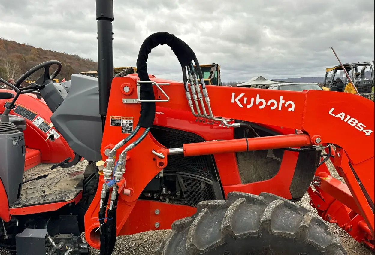2022 Kubota M5 111D MFWD tractor