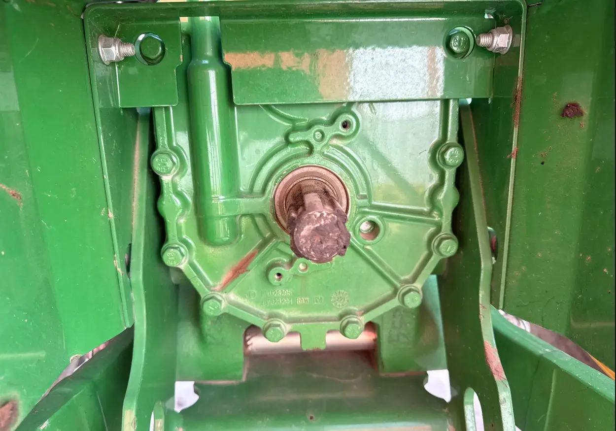2022 John Deere 4052R MFWD tractor