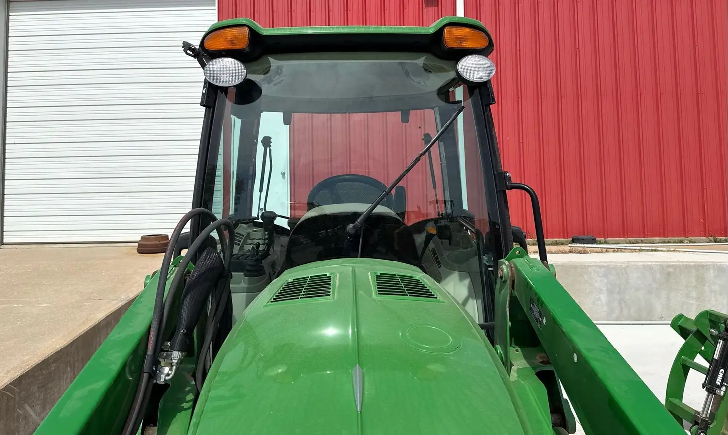 2022 John Deere 4052R MFWD tractor