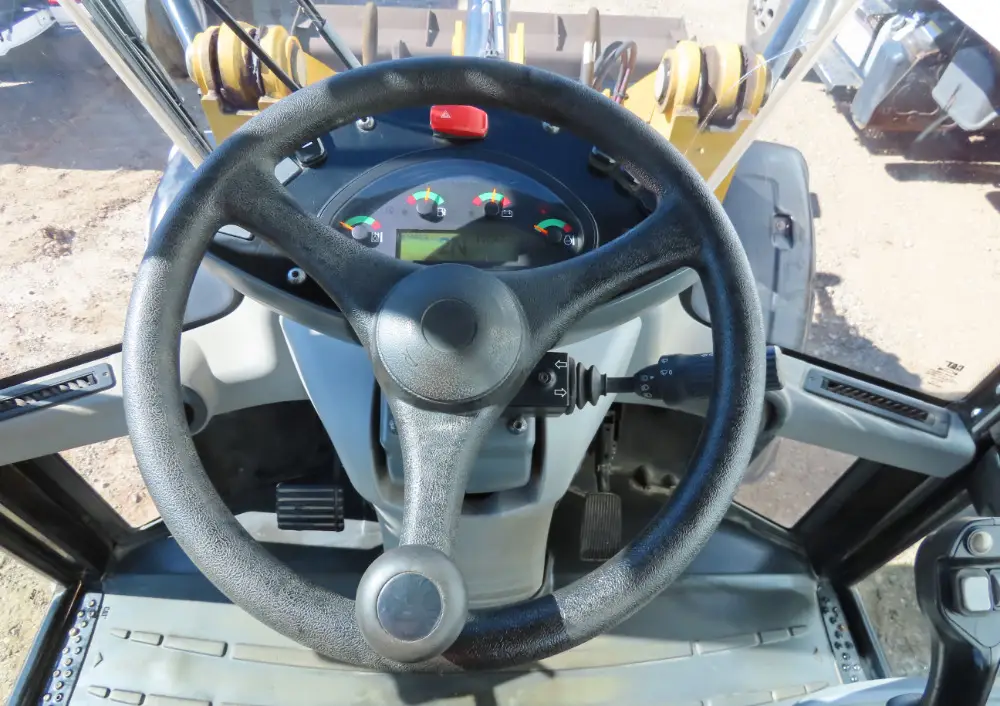 2019 Caterpillar 906M Compact Wheel Loader Aux Hyd Q/C Heated Cab CA