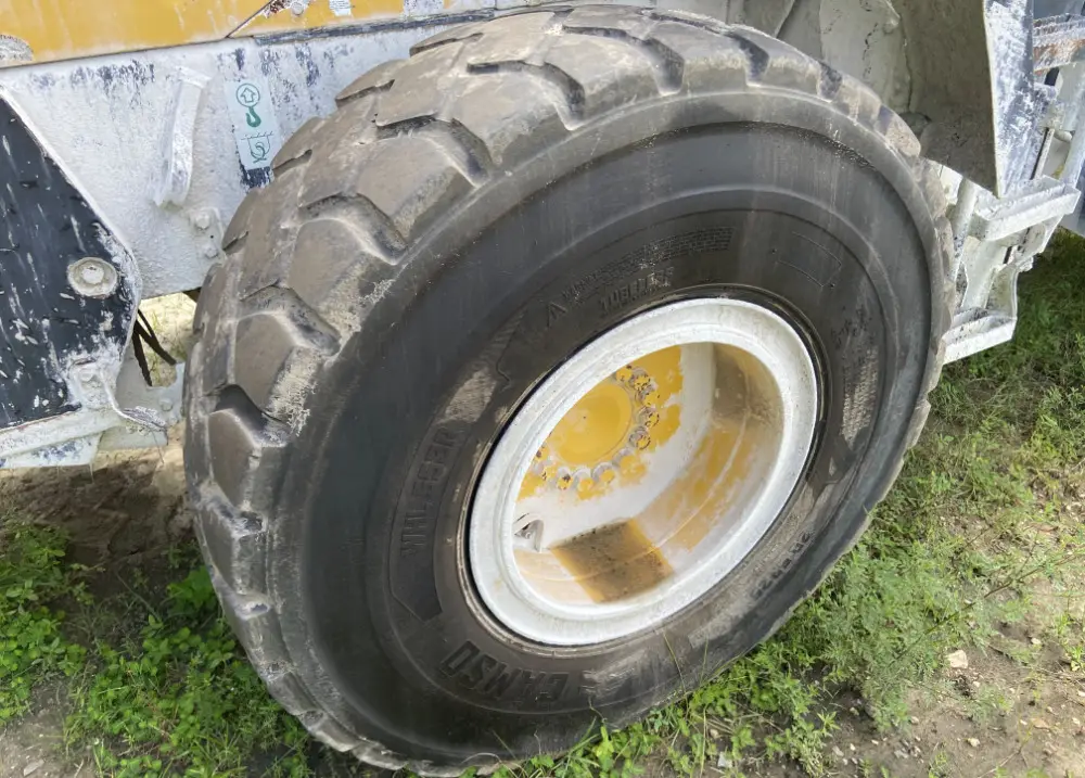 2017 Komatsu WA320-8 165 HP Wheel Loader 3.75 Yard