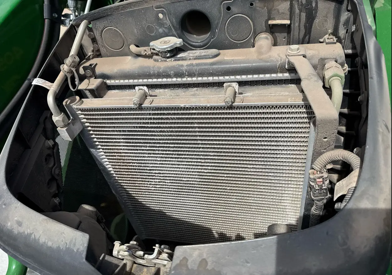 2022 John Deere 4052R MFWD tractor