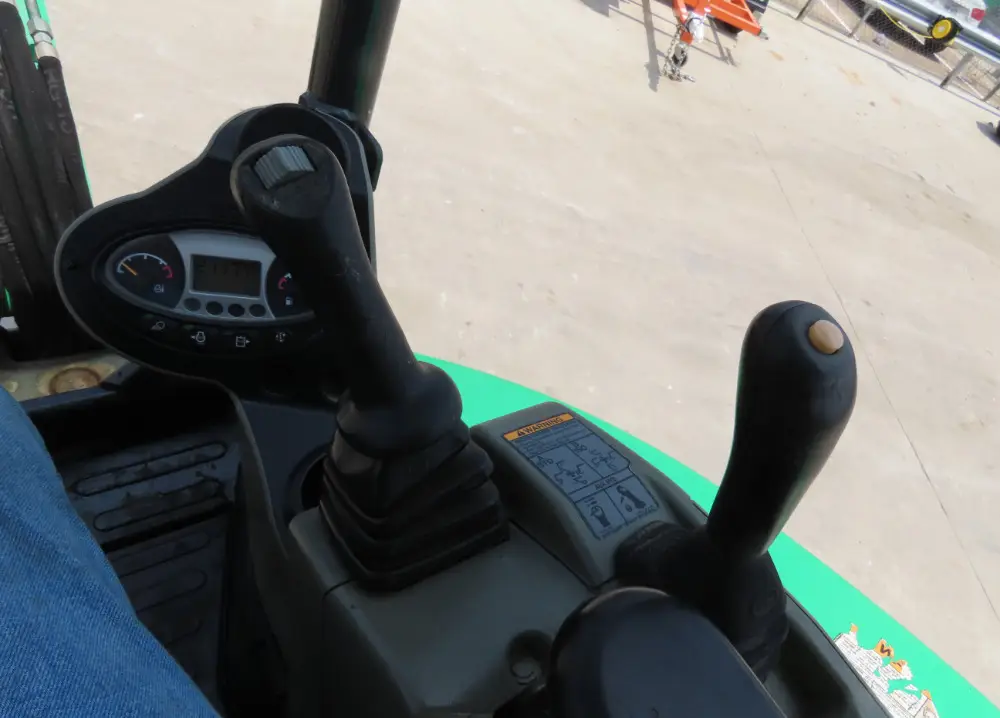 2016 Bobcat E26 Mini Excavator Rubber Tracks Aux Hydraulics
