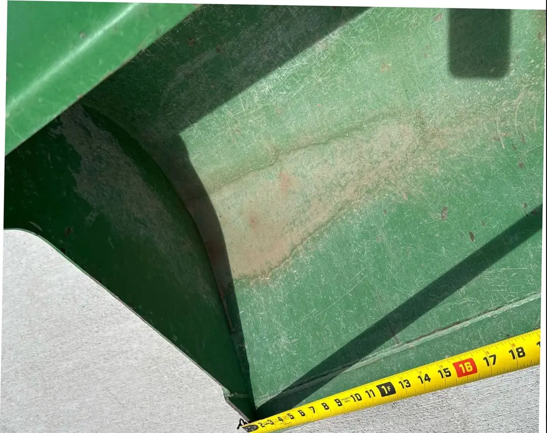 2022 John Deere 4052R MFWD tractor