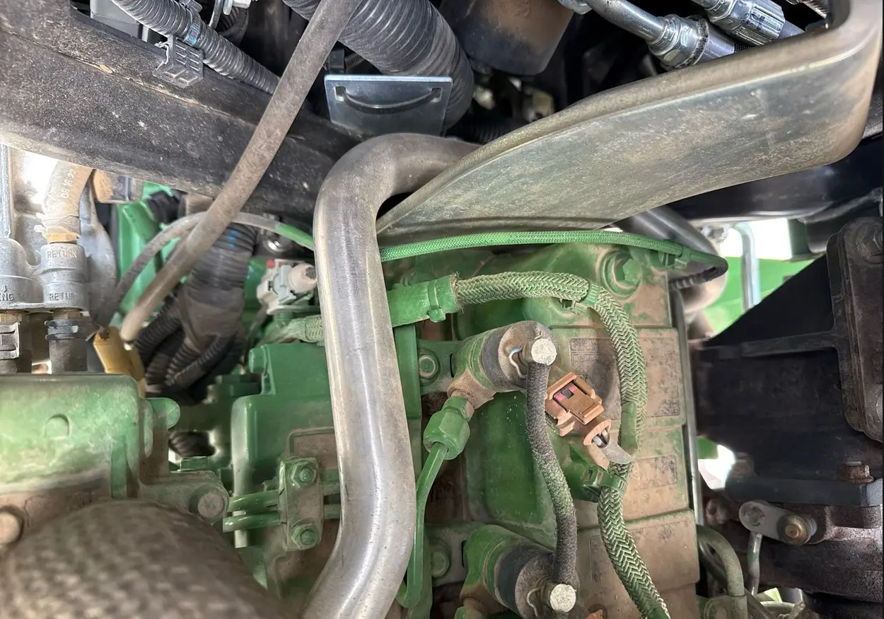 2022 John Deere 4052R MFWD tractor