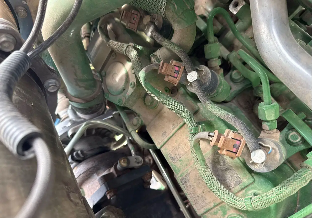 2022 John Deere 4052R MFWD tractor
