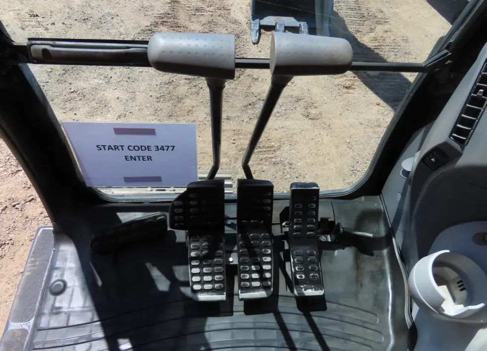 2021 Hitachi ZX135US-6 Excavator Hyd Q/C Aux Hyd Enclosed Cab A/C Izuzu