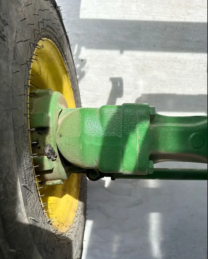 2022 John Deere 4052R MFWD tractor
