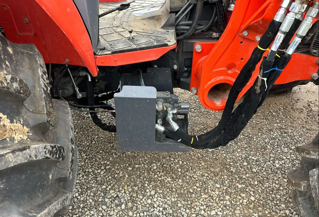 2022 Kubota M5 111D MFWD tractor