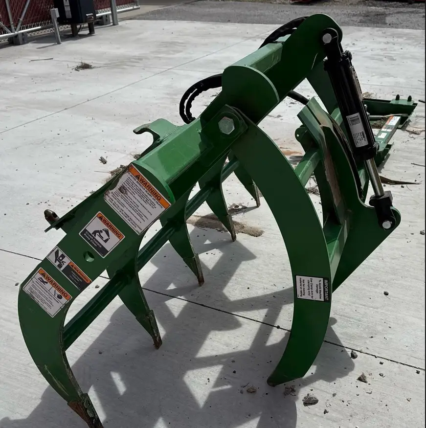 2022 John Deere 4052R MFWD tractor