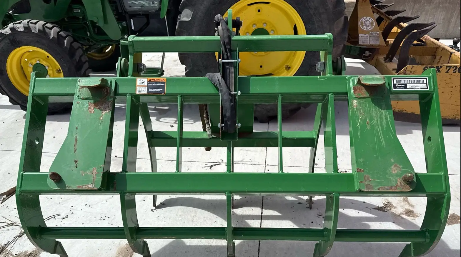 2022 John Deere 4052R MFWD tractor