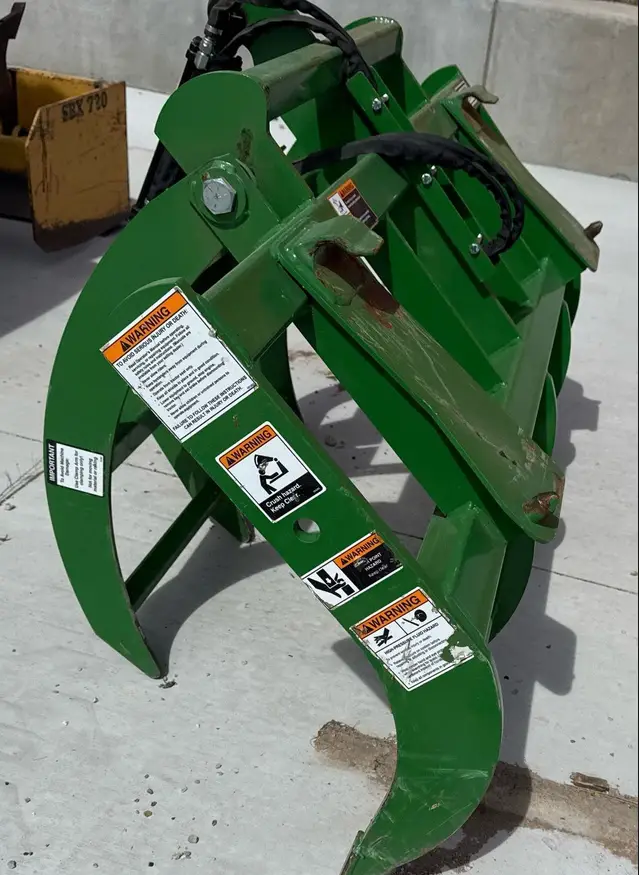 2022 John Deere 4052R MFWD tractor
