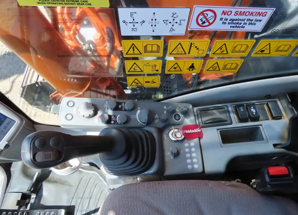 2021 Hitachi ZX135US-6 Excavator Hyd Q/C Aux Hyd Enclosed Cab A/C Izuzu