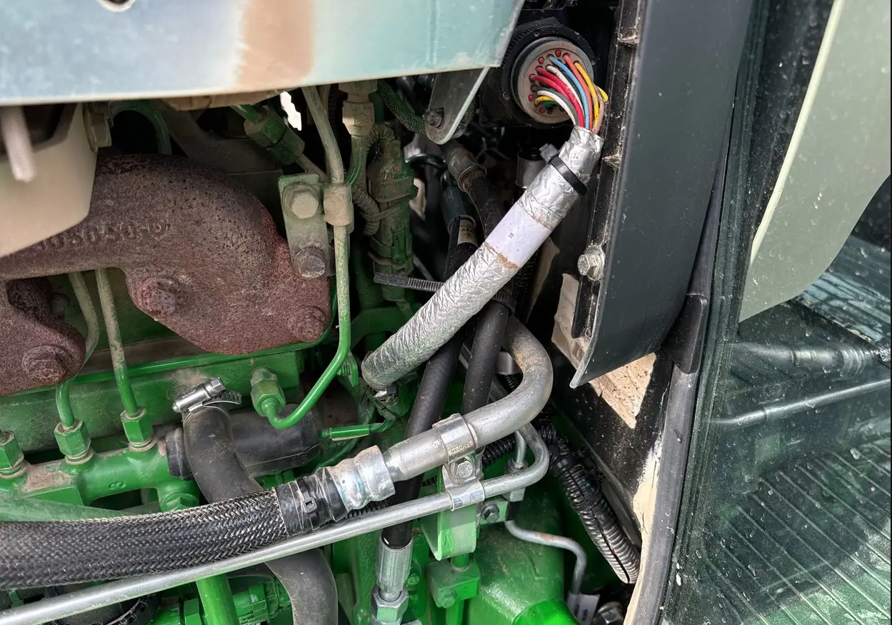2022 John Deere 5075E MFWD tractor