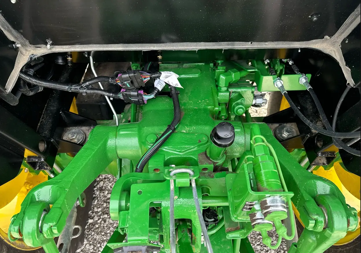 2022 John Deere 5075E MFWD tractor