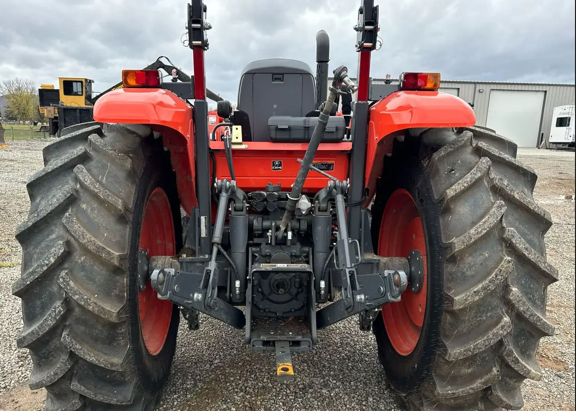 2022 Kubota M5 111D MFWD tractor