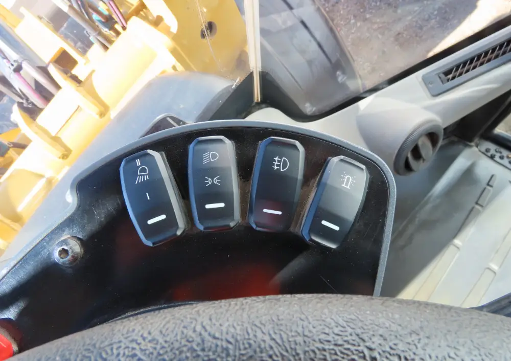 2019 Caterpillar 906M Compact Wheel Loader Aux Hyd Q/C Heated Cab CA