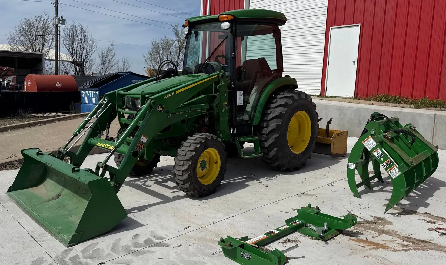 2022 John Deere 4052R MFWD tractor