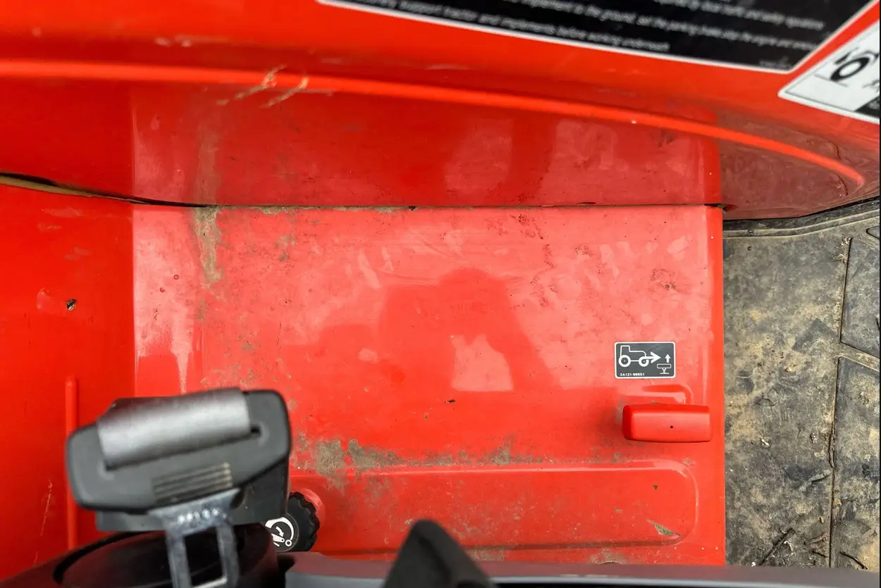 2022 Kubota M5 111D MFWD tractor