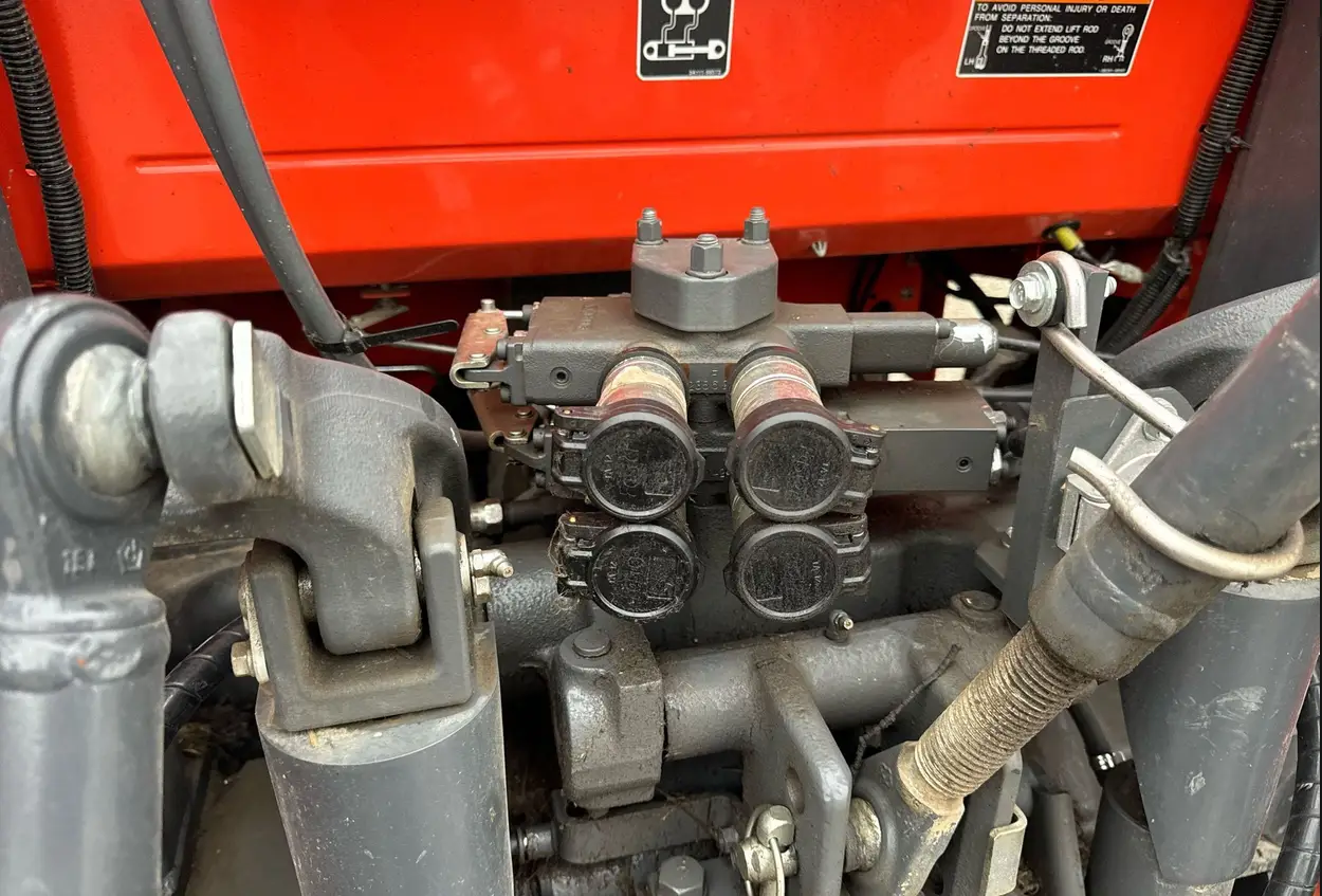 2022 Kubota M5 111D MFWD tractor