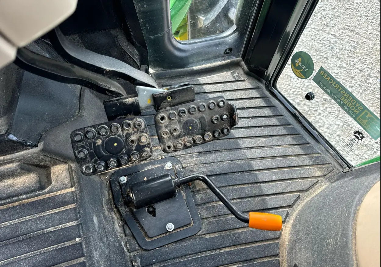 2022 John Deere 5075E MFWD tractor