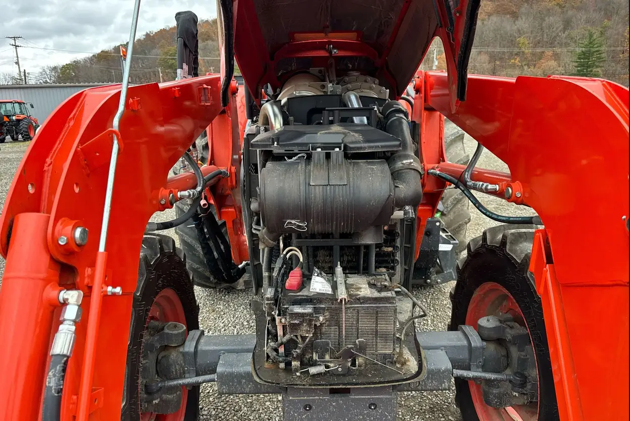 2022 Kubota M5 111D MFWD tractor