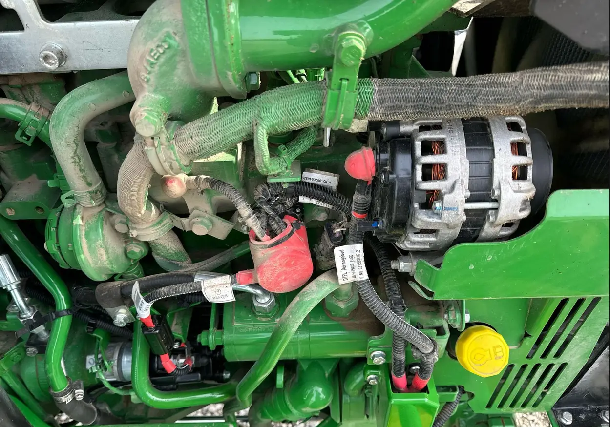 2022 John Deere 5075E MFWD tractor