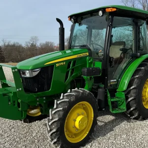 2022 John Deere 5075E MFWD tractor