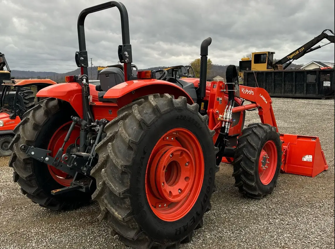 2022 Kubota M5 111D MFWD tractor