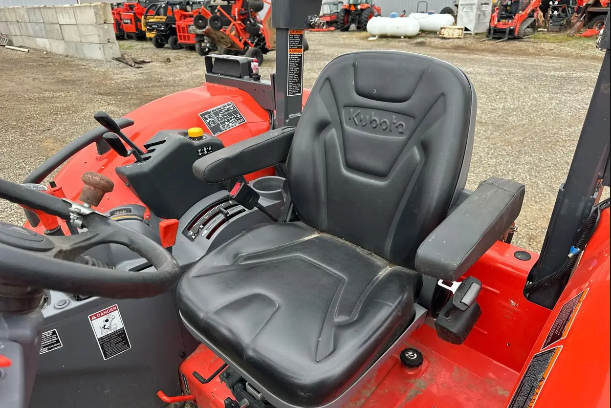 2022 Kubota M5 111D MFWD tractor