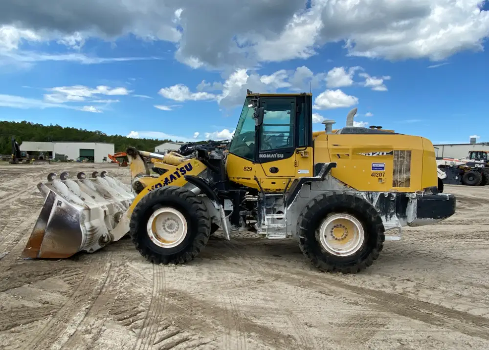 2017 Komatsu WA320-8 165 HP Wheel Loader 3.75 Yard