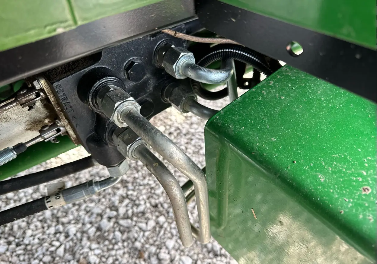 2022 John Deere 5075E MFWD tractor