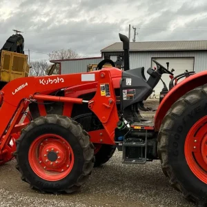 2022 Kubota M5 111D MFWD tractor