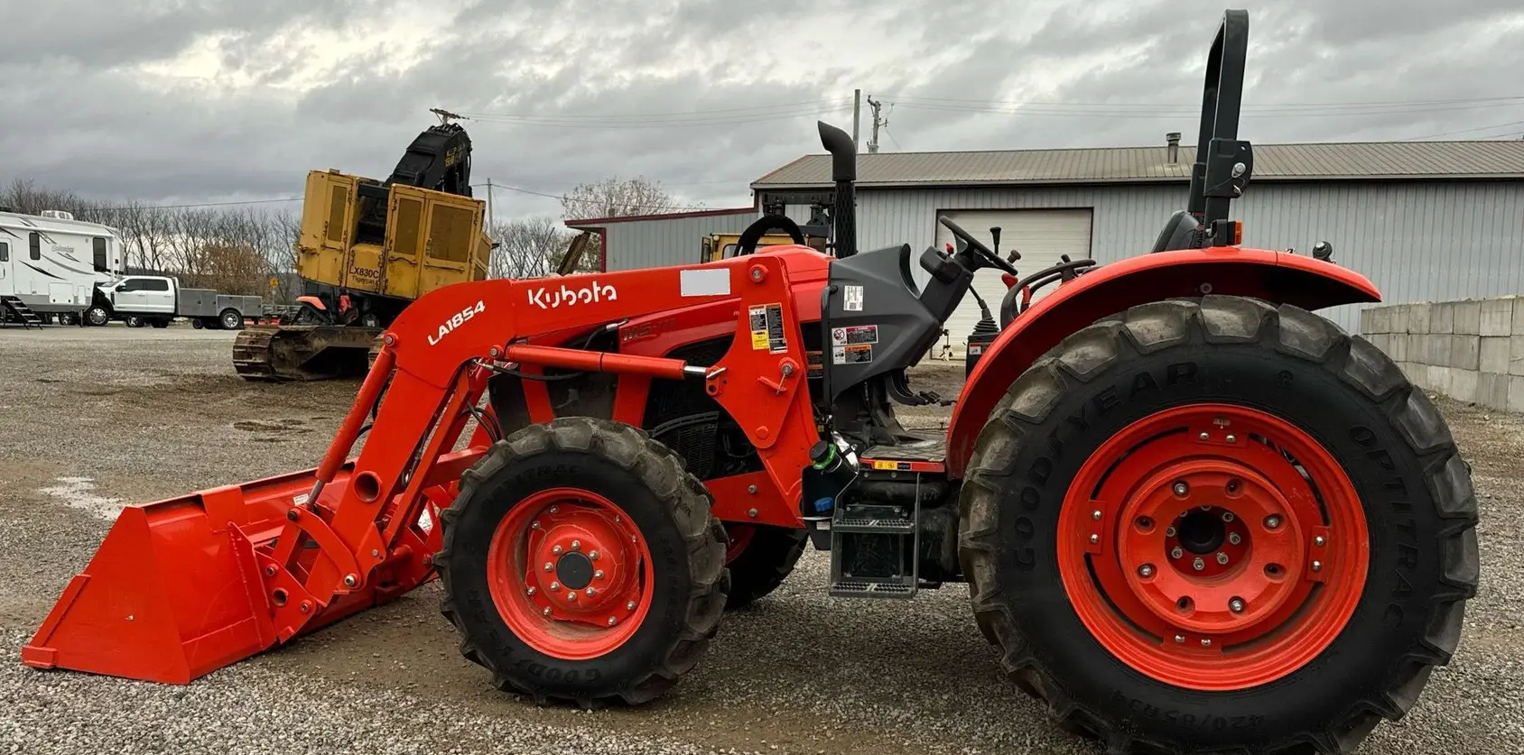 2022 Kubota M5 111D MFWD tractor