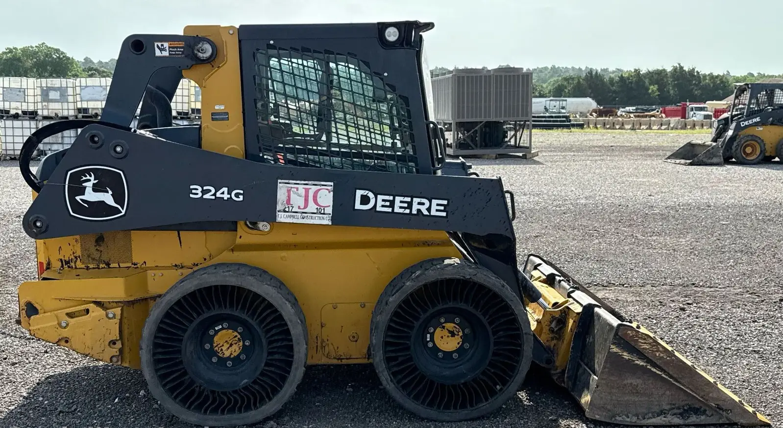 2021 John Deere 324G skid steer loader