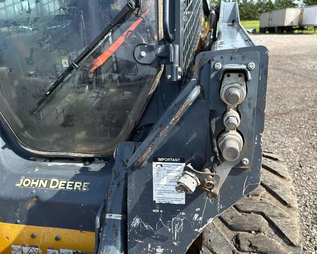 2021 John Deere 324G skid steer loader
