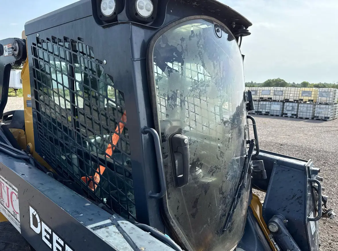 2021 John Deere 324G skid steer loader