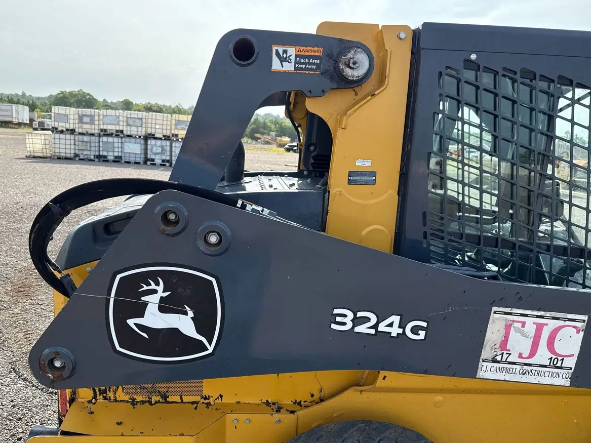 2021 John Deere 324G skid steer loader