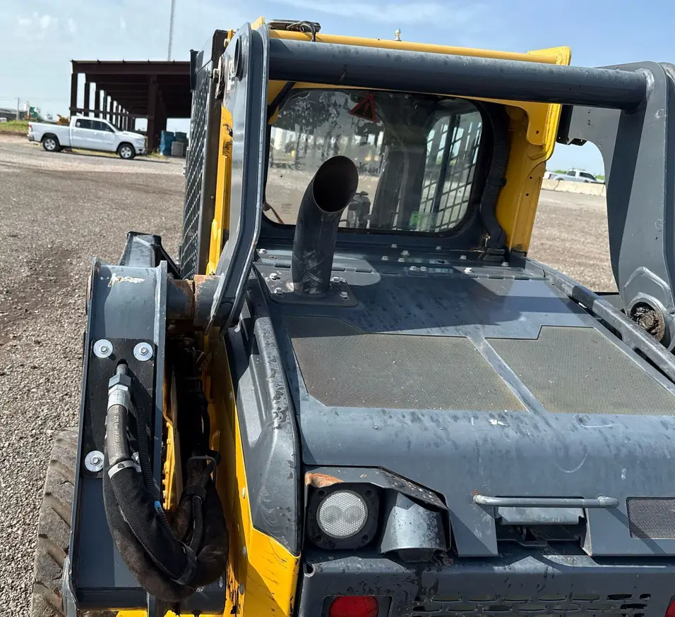 2021 John Deere 324G skid steer loader