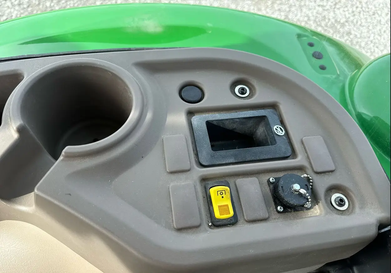 2022 John Deere 5075E MFWD tractor