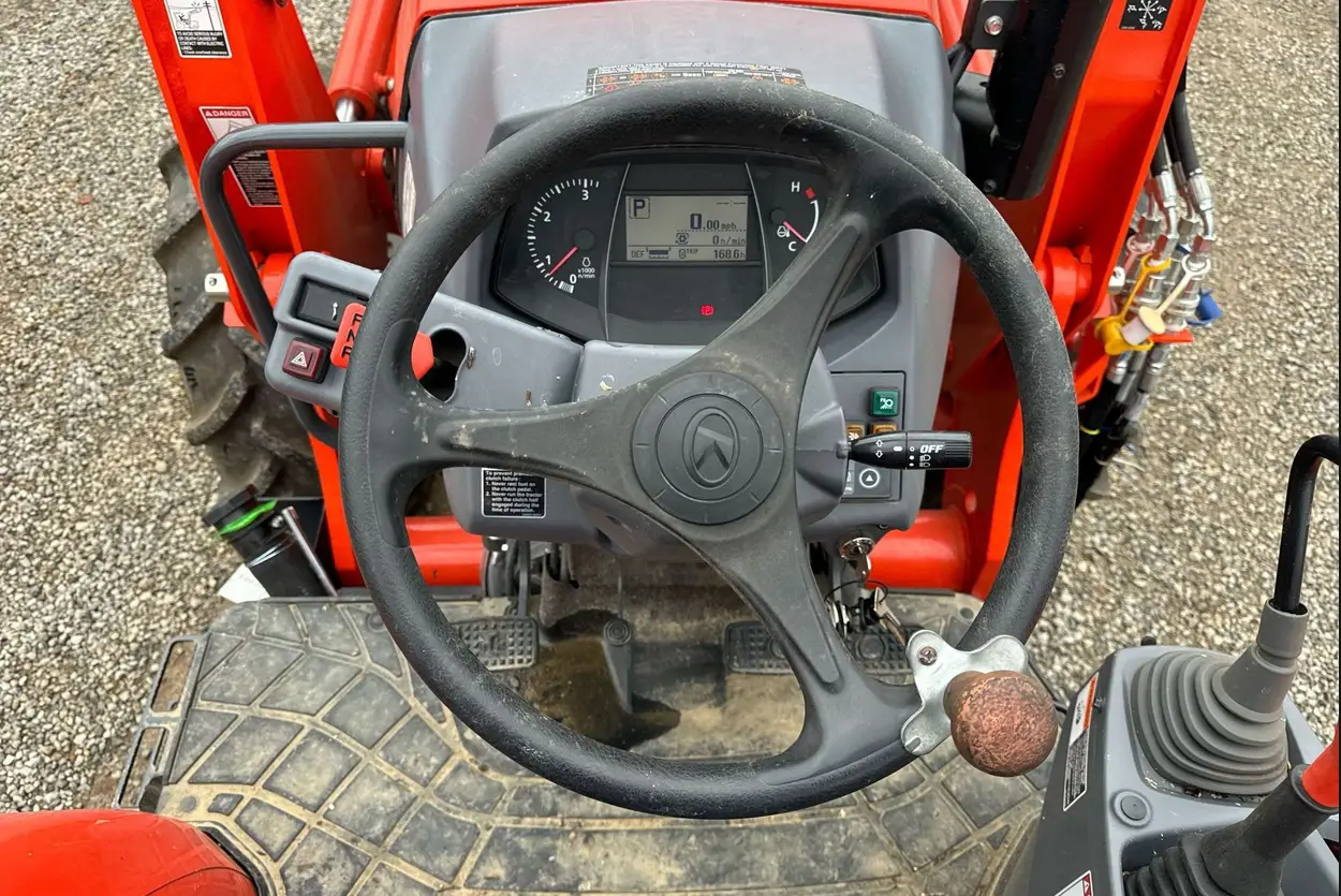 2022 Kubota M5 111D MFWD tractor