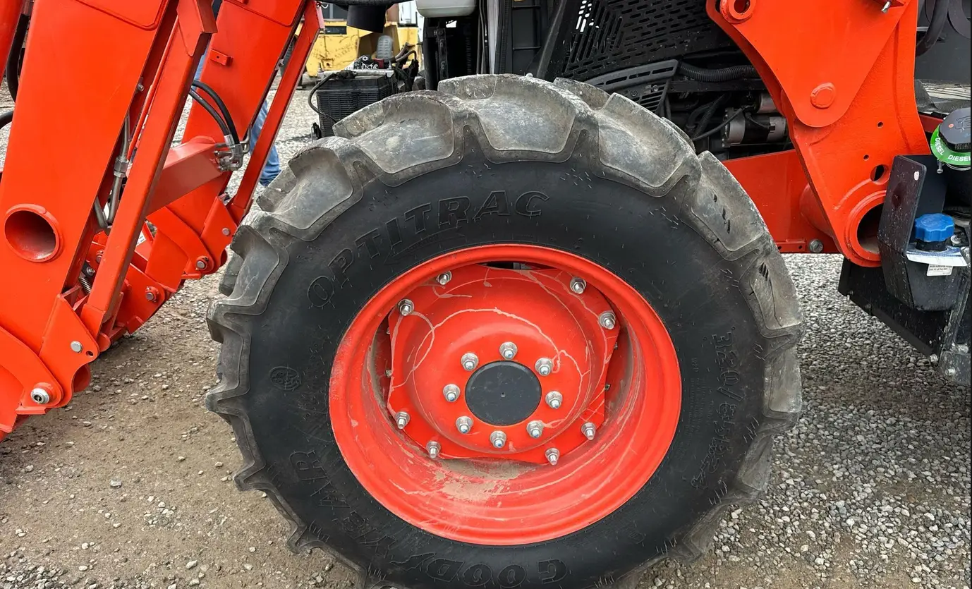 2022 Kubota M5 111D MFWD tractor