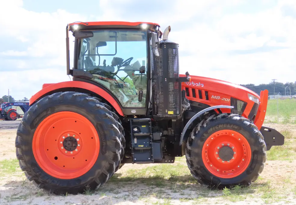 2022 Kubota M8-201 4WD Diesel Tractor w/ Front End Loader Ag Farm Q/A