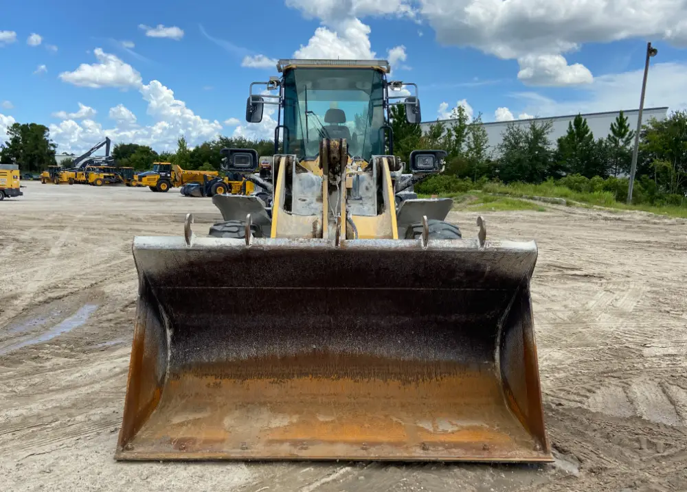 2017 Komatsu WA320-8 165 HP Wheel Loader 3.75 Yard