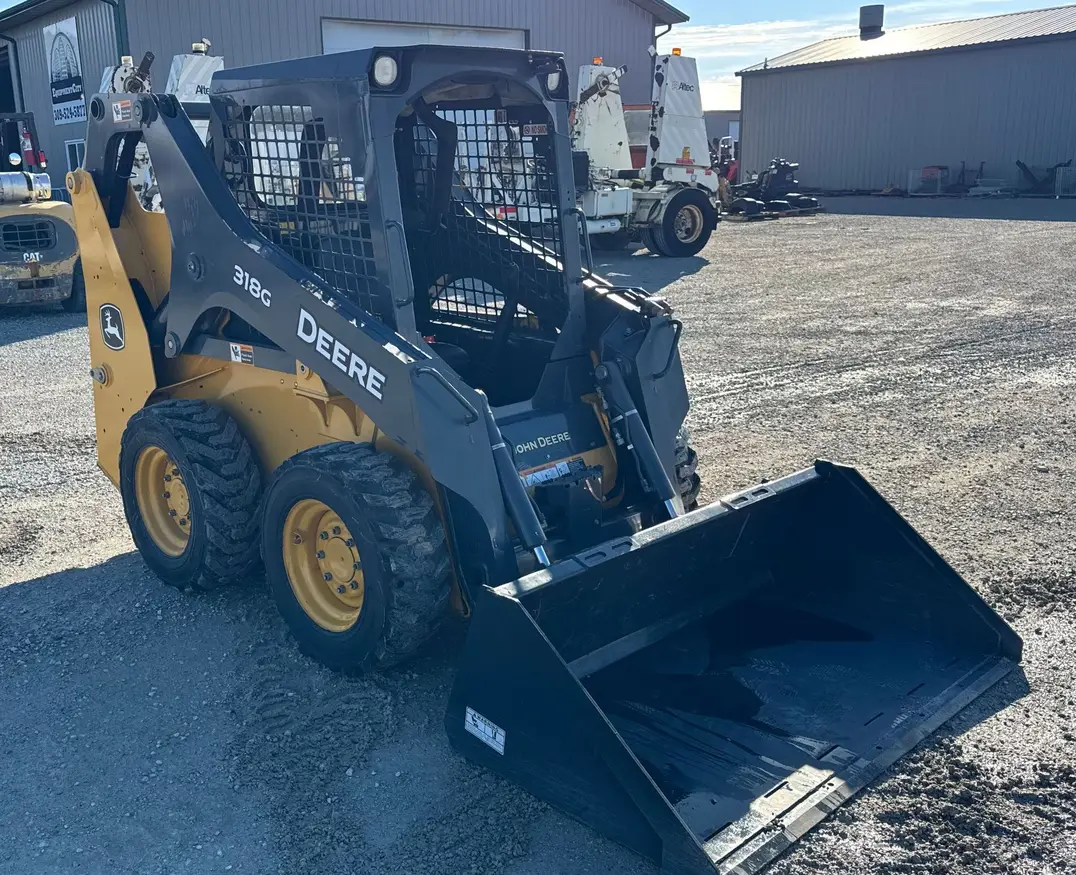 2017 John Deere 318G skid steer loader