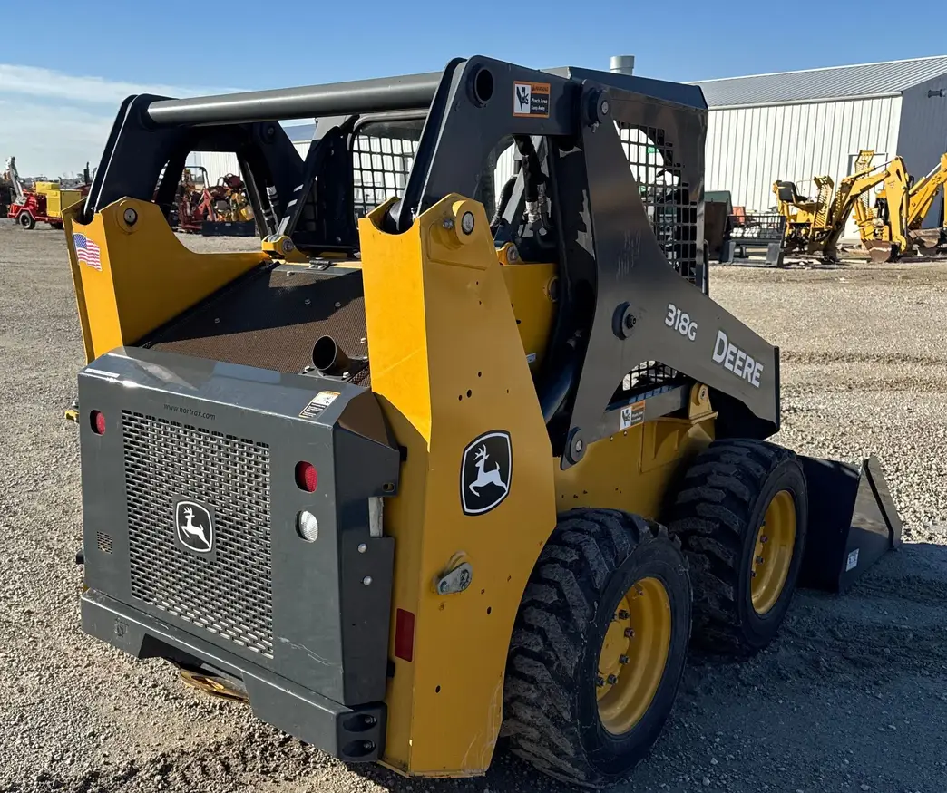 2017 John Deere 318G skid steer loader