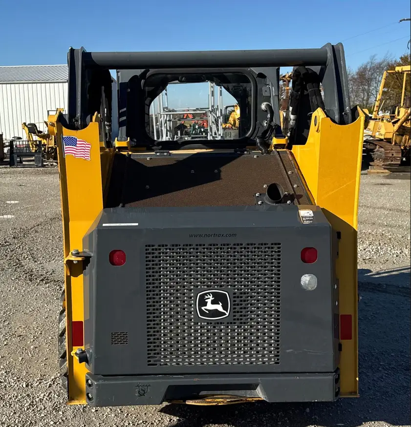 2017 John Deere 318G skid steer loader
