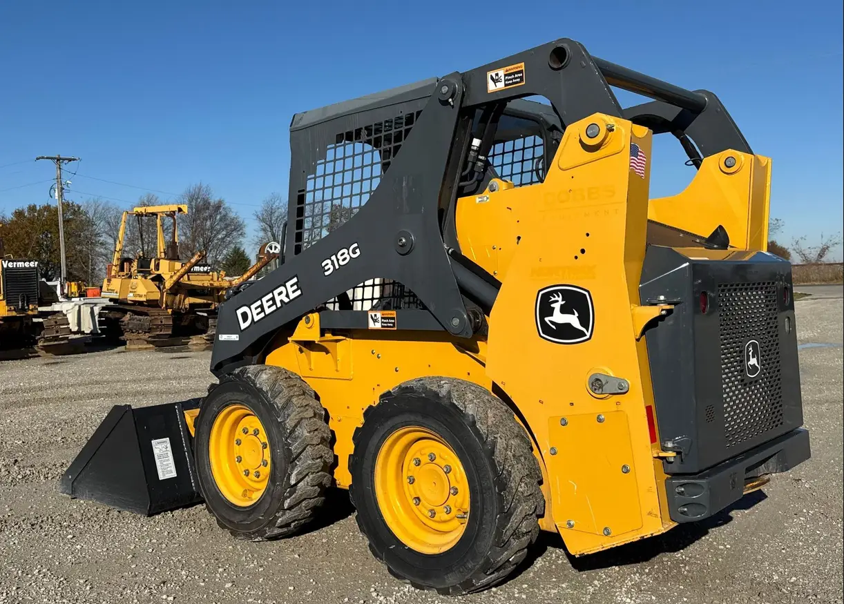 2017 John Deere 318G skid steer loader