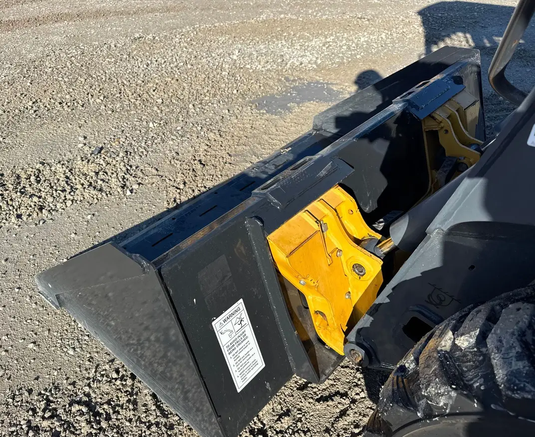 2017 John Deere 318G skid steer loader